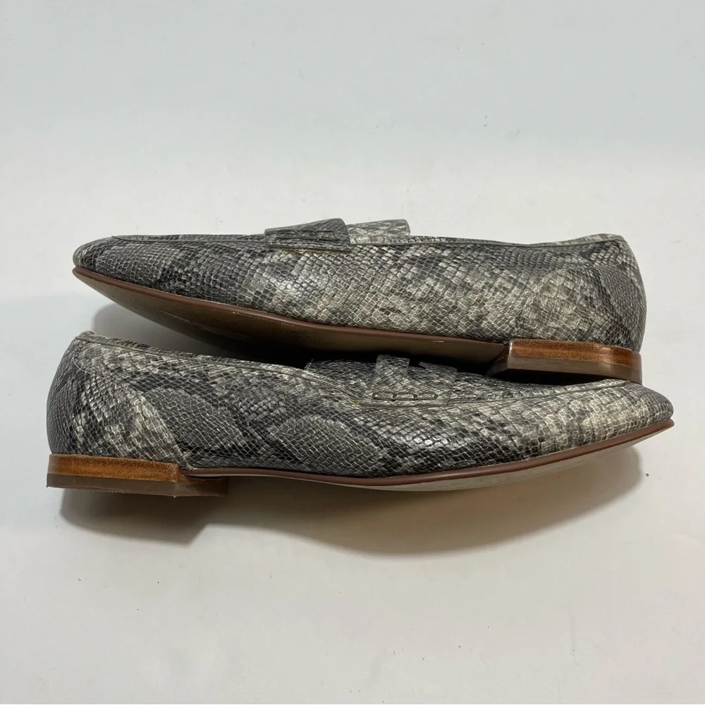 14th‎ & Union Gray Snakeskin Loafers